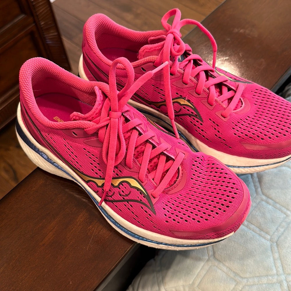 Saucony Endorphin Speed 3 women’s size 9